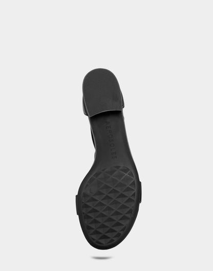 Aerosoles Low Heeled Sandal in Black